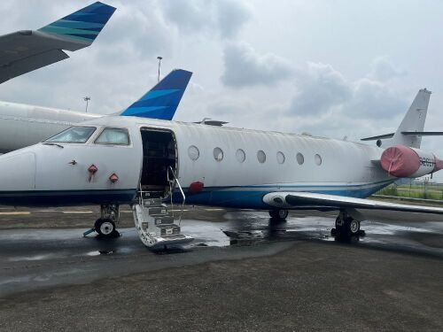 Lot-96240: 2001 Gulfstream G200 Private Jet