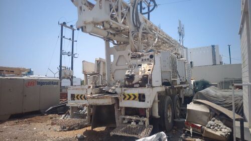 Lot-2: International Rig (Truck Mounted) - Mulkiya Expired Unit