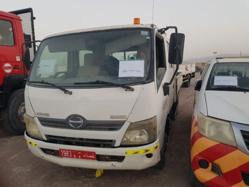 Lot-1: TRUCK DOUBLE CABIN 3 TON (HINO) - 1983 BA - 2015