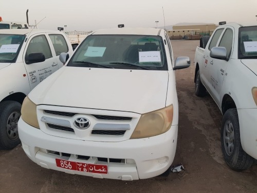 Lot-4: PICK UP 4X4 DOUBLE CABIN-1 TON (TOYOTA) - 856 YB - 2007