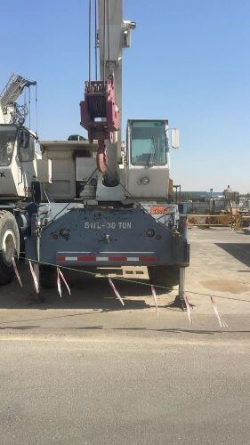 Lot-TGE1001: 1996 CR453 CRANE LORAIN LRT230E 30 TON