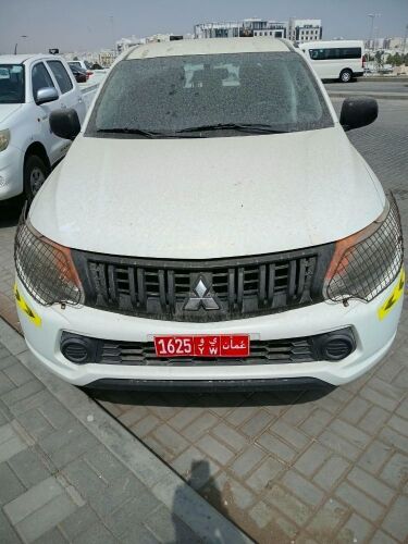 Lot-9: 1625 YW &mdash; Mitsubishi L200 4x4 (2019)