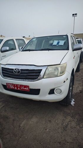 Lot-12: Used 2014 Toyota Pick up 4x4 double cabin 1 ton