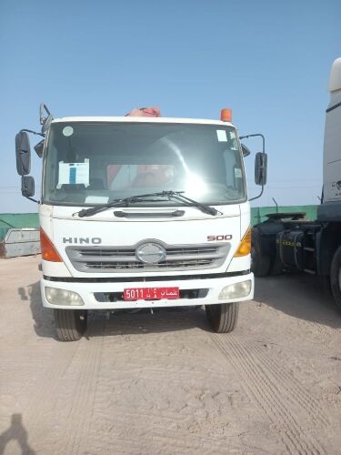 Lot-18: Used 2015 Hino 10 ton truck with crane