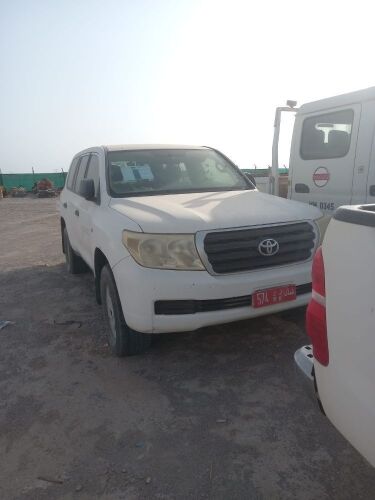 Lot-20: Used 2011 Toyota Landcruiser 4x4